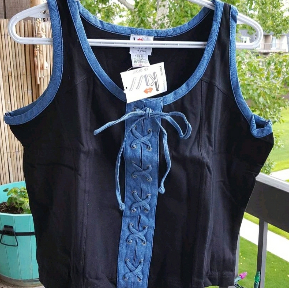 Cute crop tie up tank top